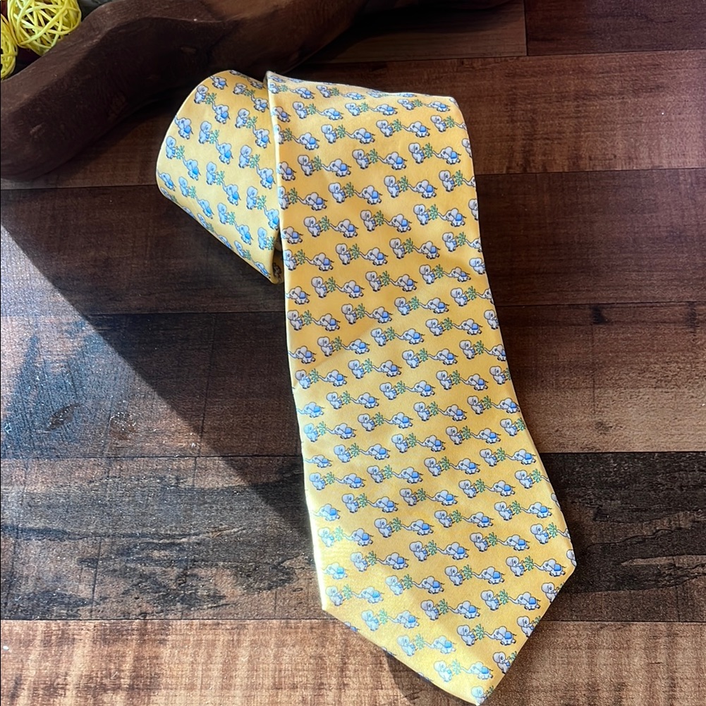Salvatore Ferragamo 100 Silk Tie W Playful Elephants Spraying Water
